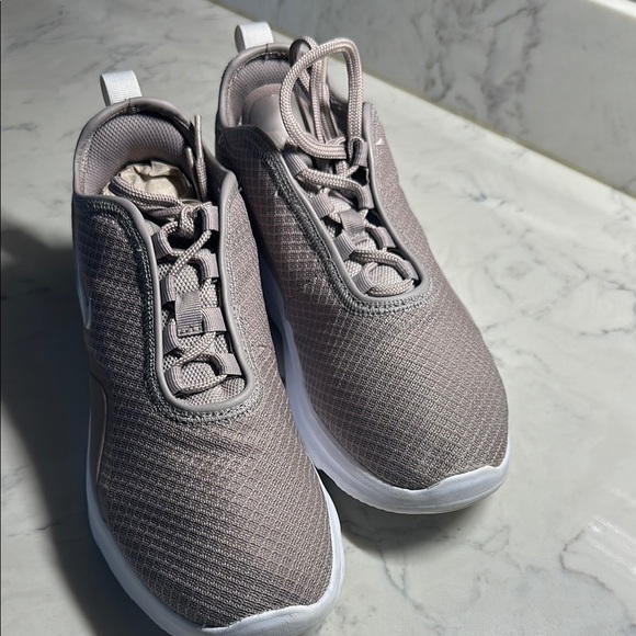 Nike Women's Gray Sneakers - Picture 2 of 4